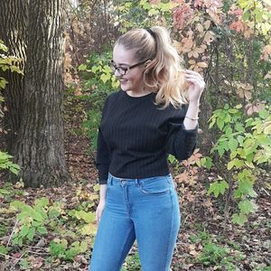 Meet your Posher, Corinne